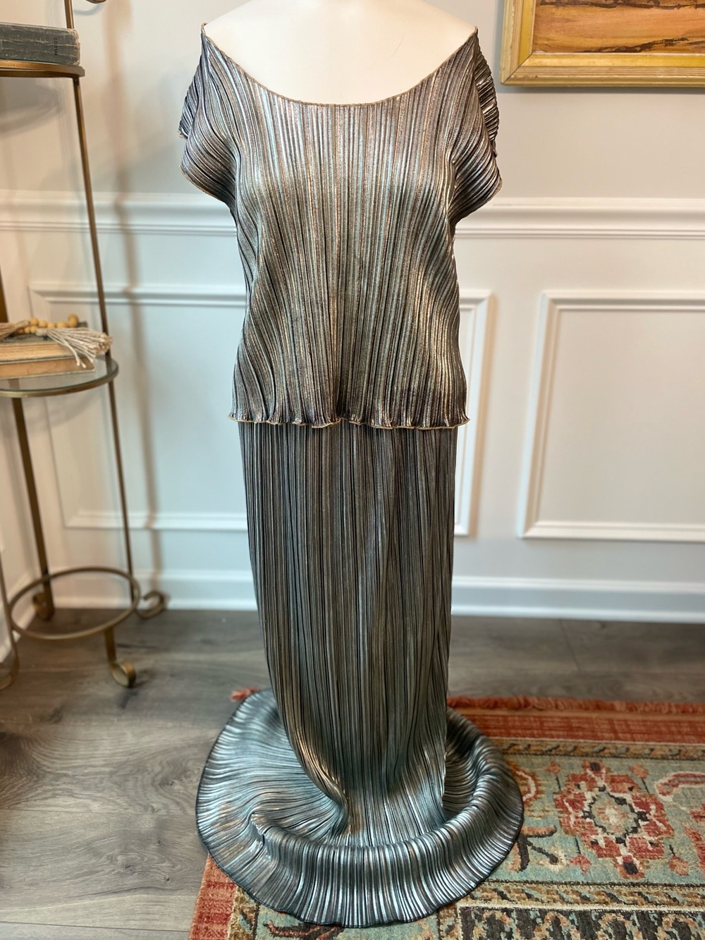 Vintage Metallic Pleated Skirt/Top Set - Black & Silver